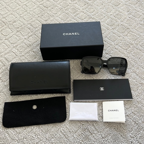 Chanel sunglasses - Picture 1 of 6